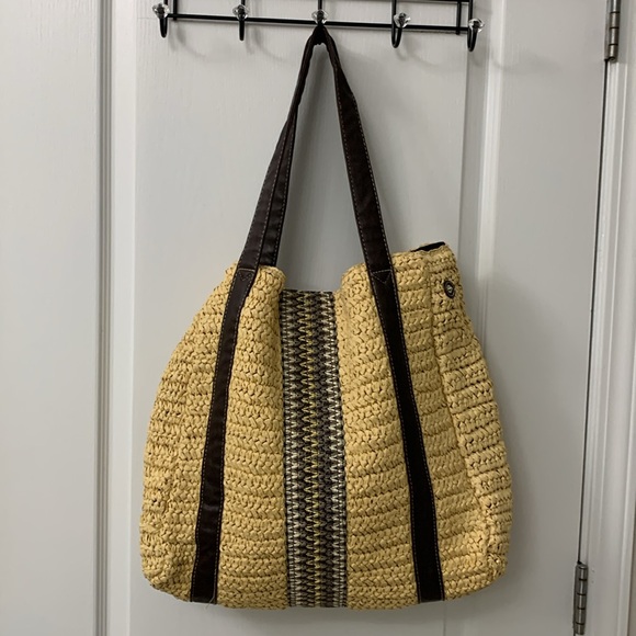 2-in-1 New York & Company Straw Convertable Bag - Picture 12 of 17